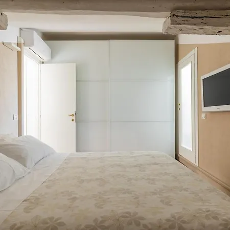 Appartement Con Terrazza Tra I Tetti Del Centro *