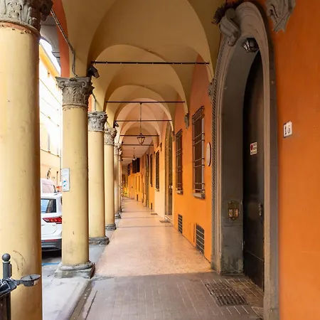 Appartement Con Terrazza Tra I Tetti Del Centro Bologne