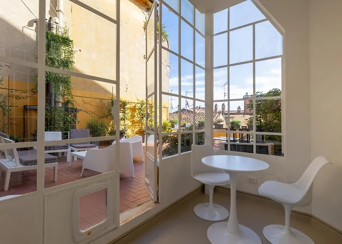 Con Terrazza Tra I Tetti Del Centro 아파트