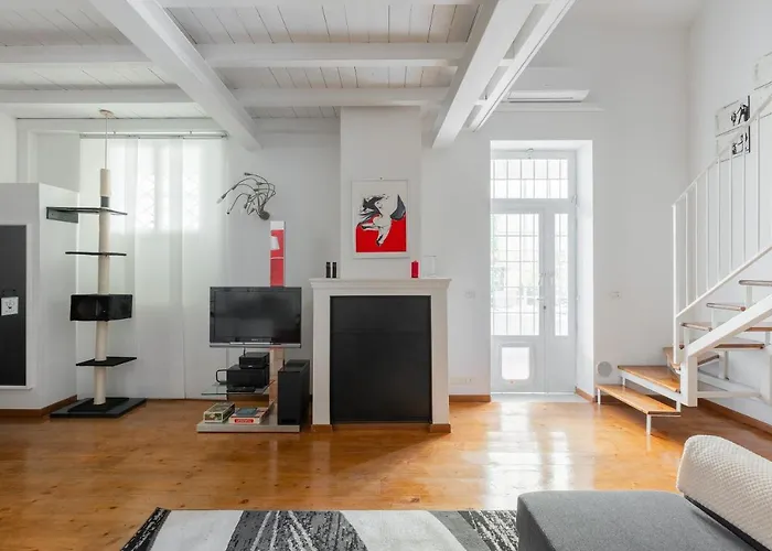 Con Terrazza Tra I Tetti Del Centro 아파트