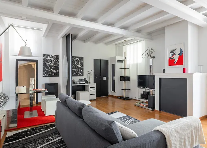 Con Terrazza Tra I Tetti Del Centro * 볼로냐