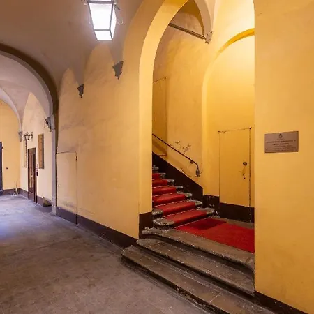 Con Terrazza Tra I Tetti Del Centro * Болонья