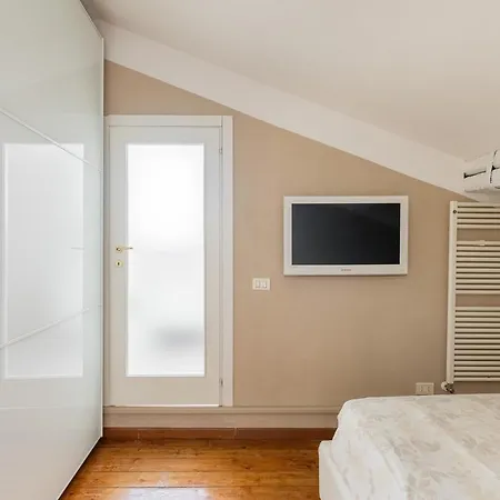 Con Terrazza Tra I Tetti Del Centro * Bologna