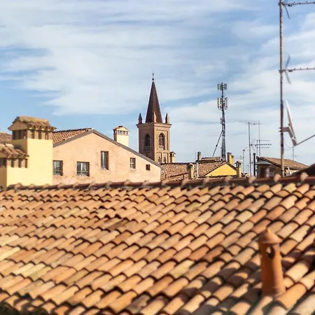 Con Terrazza Tra I Tetti Del Centro *