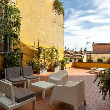 Con Terrazza Tra I Tetti Del Centro *